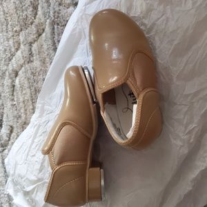 Tap shoes